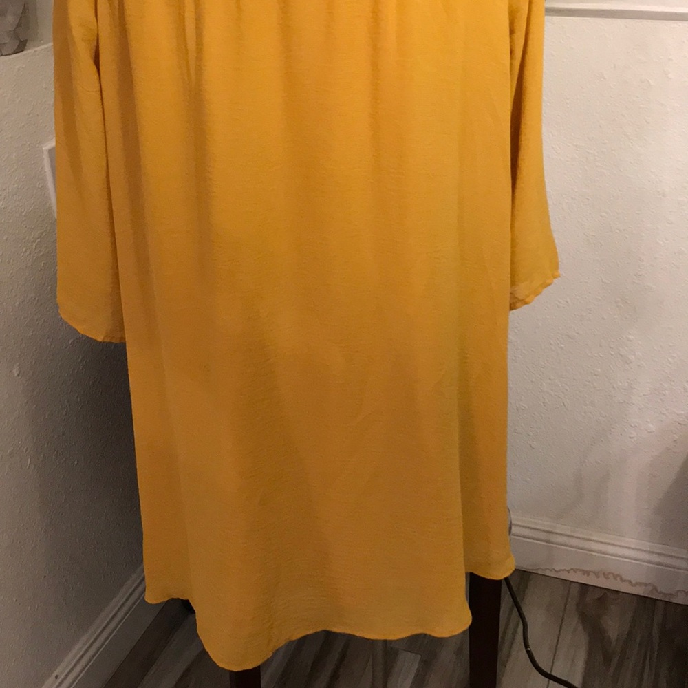 Dress - Picture 5 of 5